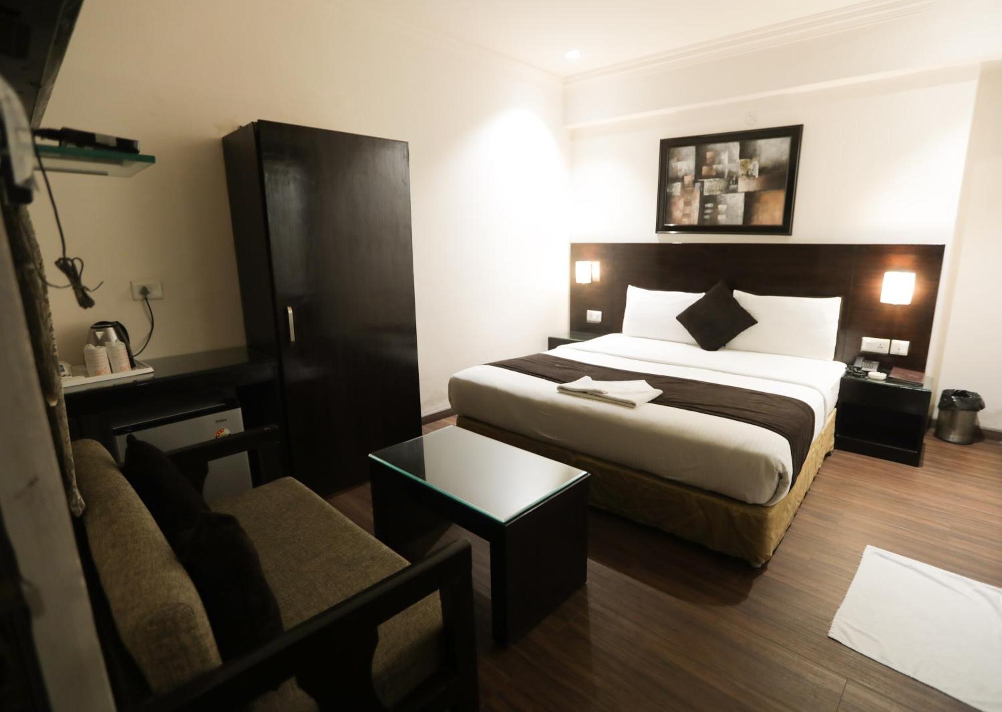 Anr Hotels Lucknow Eksteriør billede