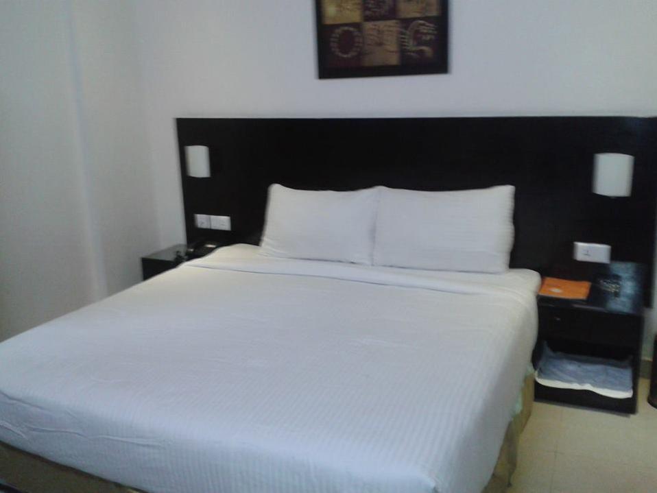 Anr Hotels Lucknow Eksteriør billede