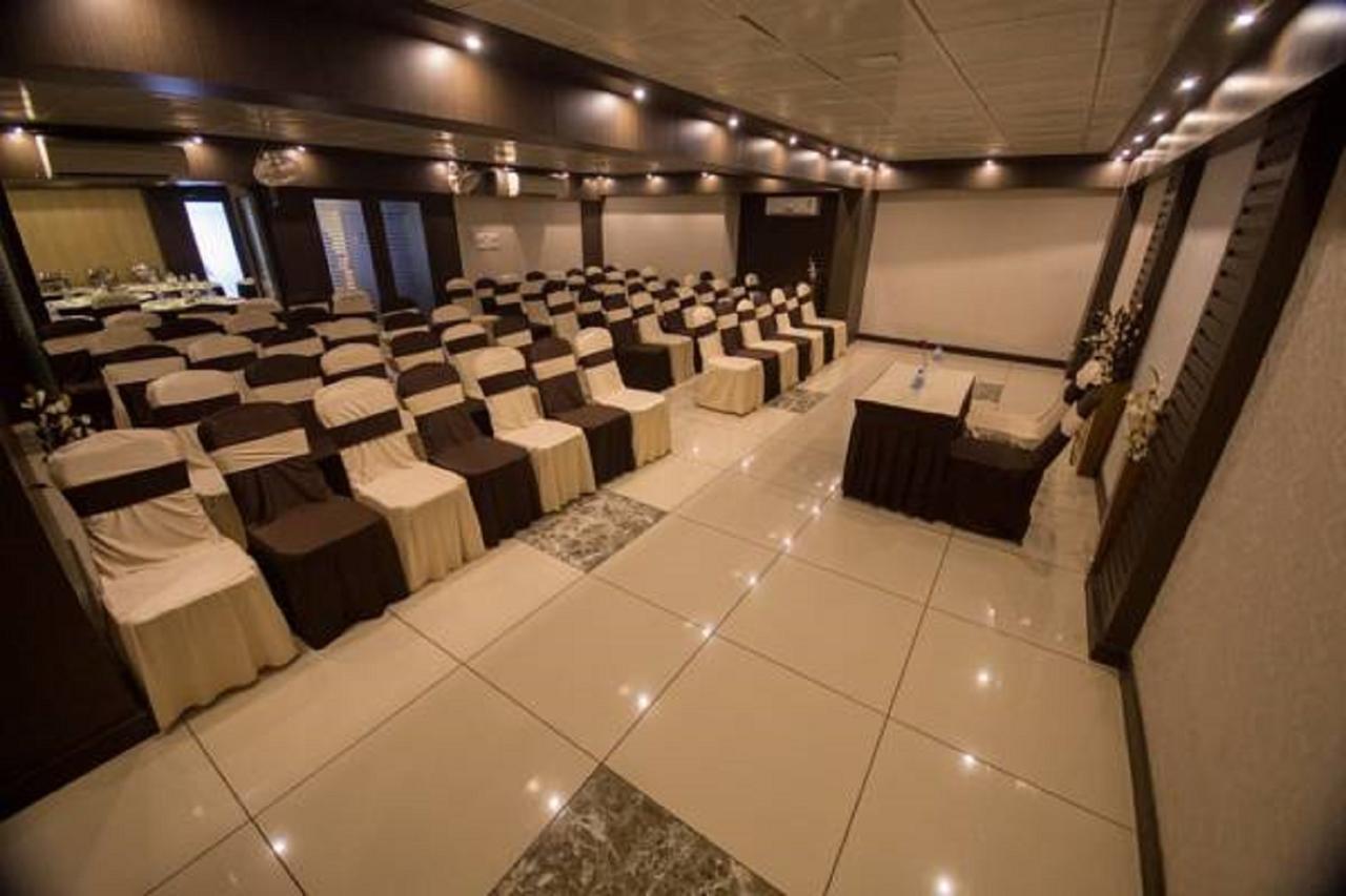 Anr Hotels Lucknow Eksteriør billede
