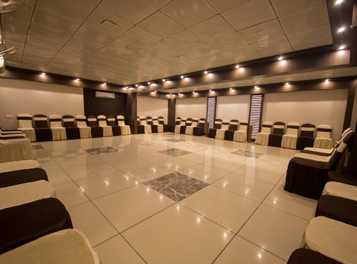 Anr Hotels Lucknow Eksteriør billede