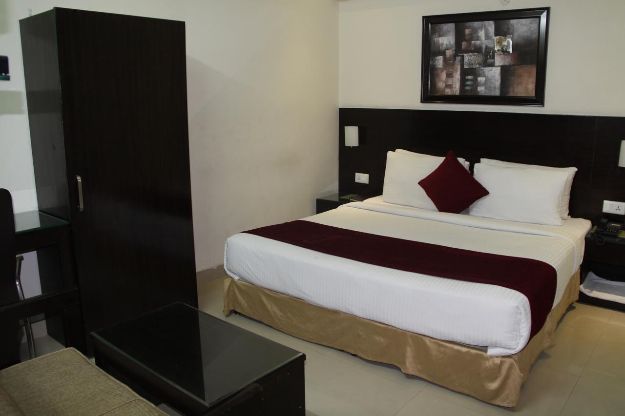 Anr Hotels Lucknow Eksteriør billede